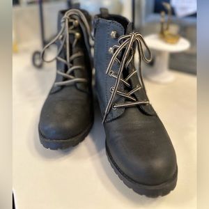 Report lace-up boots